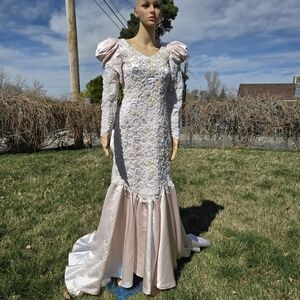 Vintage-Inspired Long Sleeve Lace Gown in Satin Pink